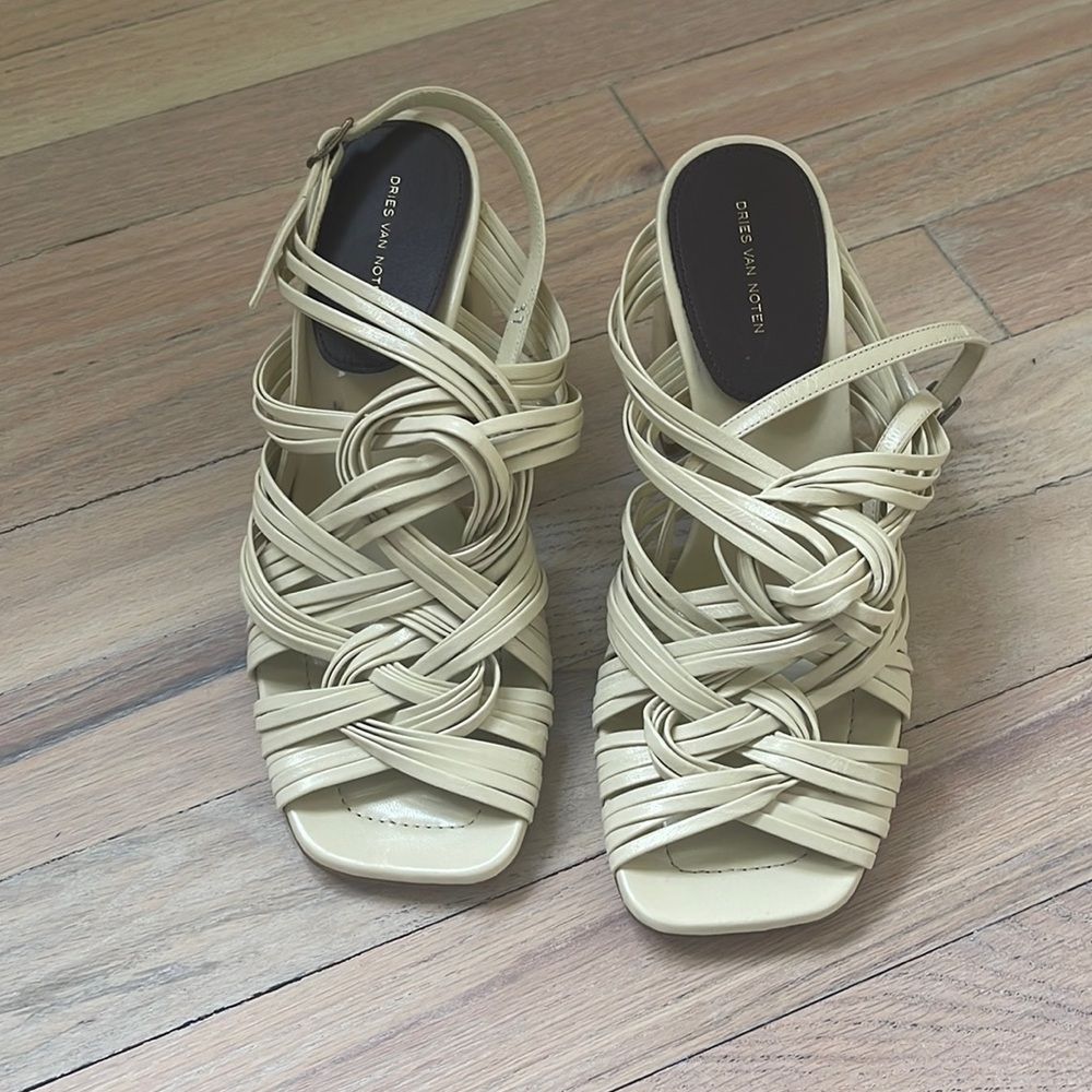 Dries Van Noten heels. size 7 New! Cream/White color.
